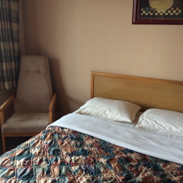 Parkwood Motor Inn Sundre Buitenkant foto