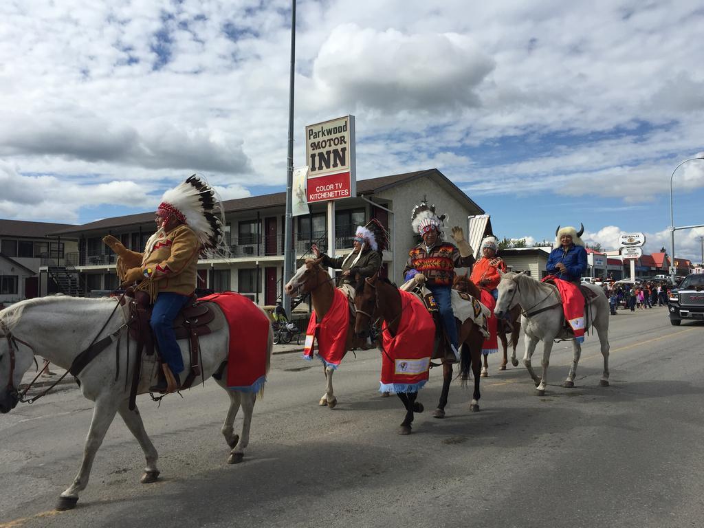 Parkwood Motor Inn Sundre Buitenkant foto
