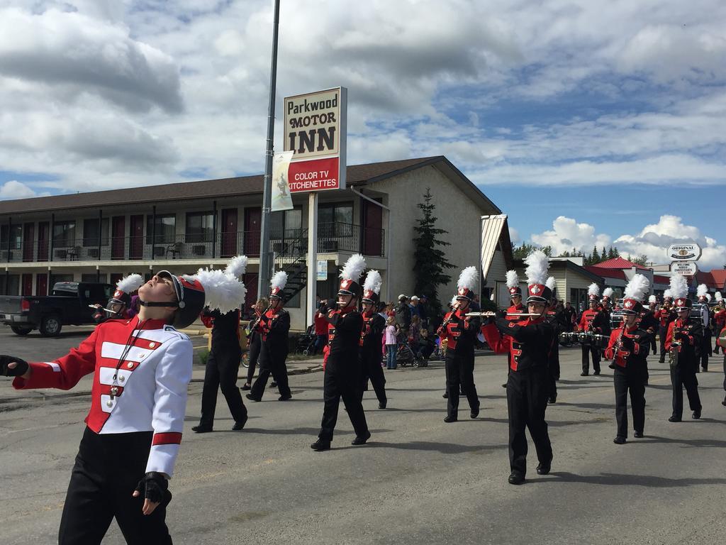 Parkwood Motor Inn Sundre Buitenkant foto