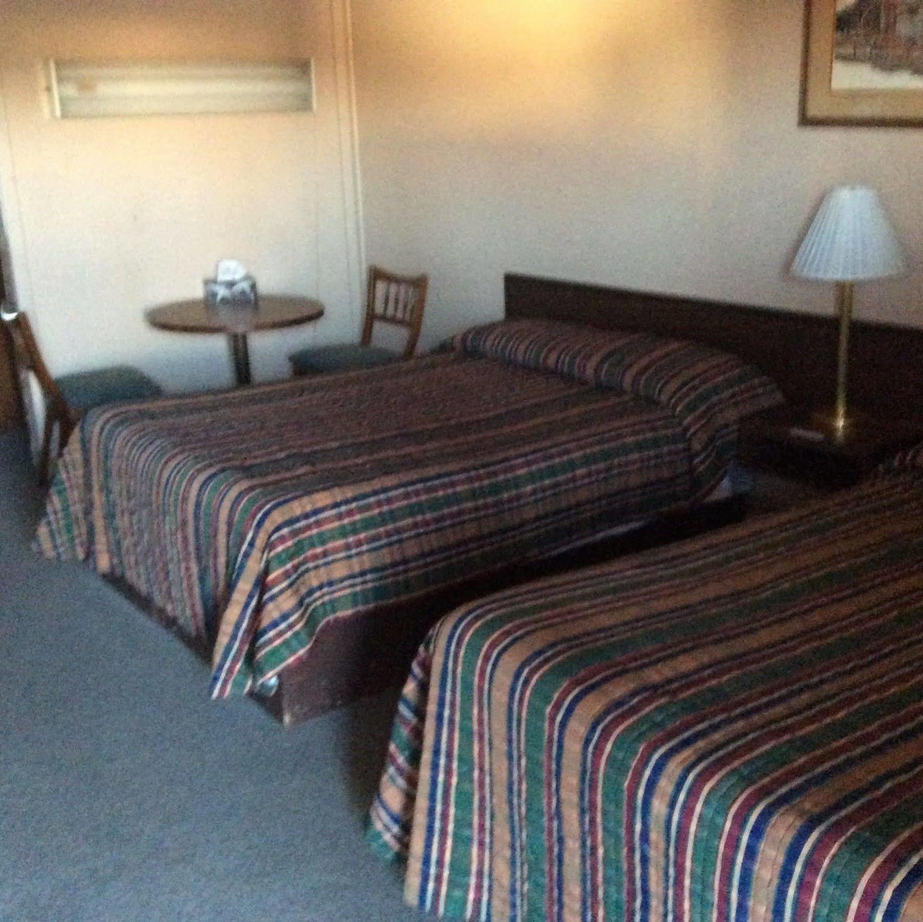 Parkwood Motor Inn Sundre Buitenkant foto
